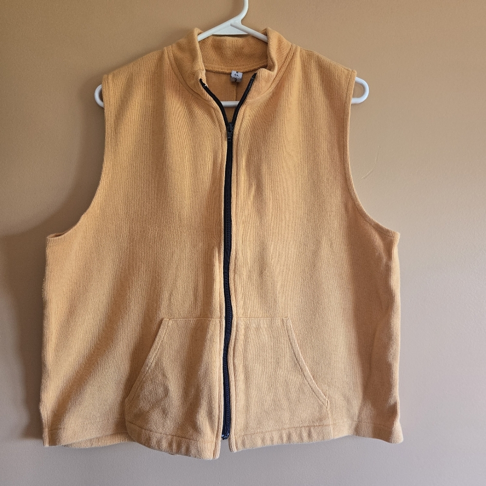 F.H. Clothing Peach Sleeveless Zip-Up Vest PTP=22"